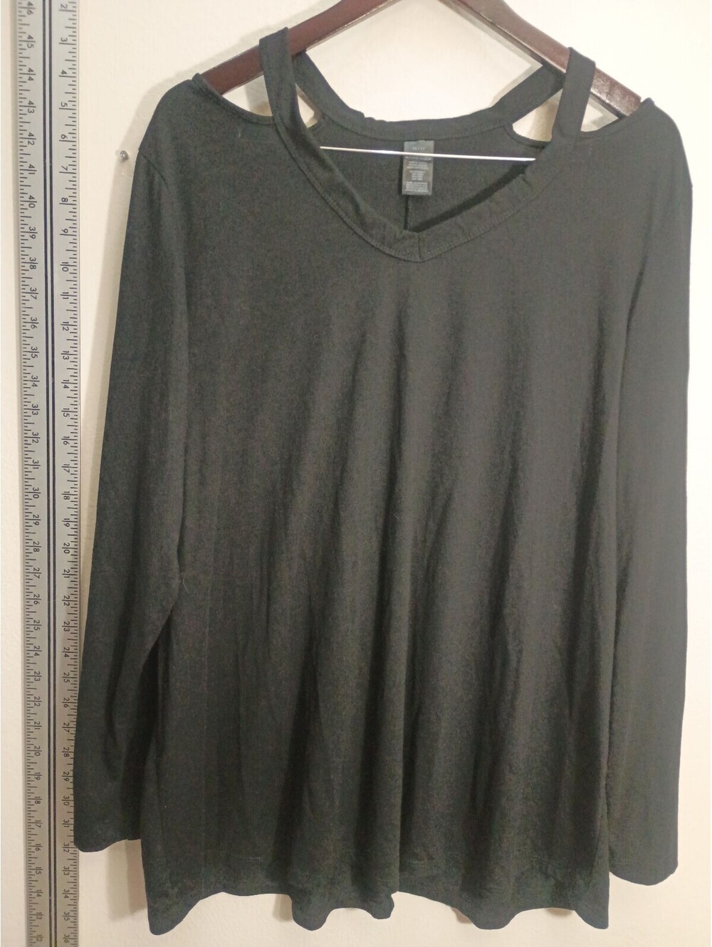 Black Long Sleeve Cold Shoulder Top Size 1X